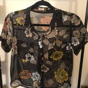 Garage sheer button up